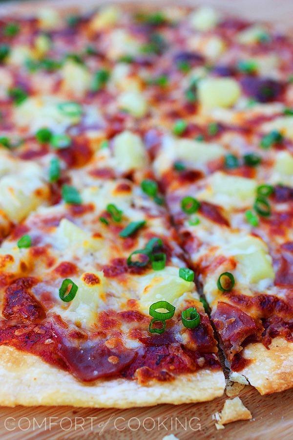 BBQ Ham and Pineapple Pizza – Pop in this easy, cheesy ham and pineapple pizza with barbecue sauce for a quick weeknight dinner! | thecomfortofcooking.com