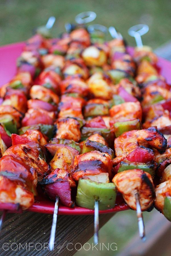 BBQ Chicken, Bell Pepper and Pineapple Skewers – For spring and summer parties or weeknight meals, these salty-sweet skewers hit the spot! | thecomfortofcooking.com