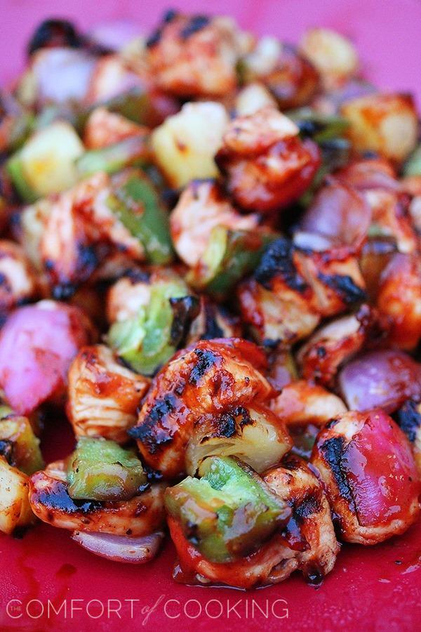 BBQ Chicken, Bell Pepper and Pineapple Skewers – For spring and summer parties or weeknight meals, these salty-sweet skewers hit the spot! | thecomfortofcooking.com