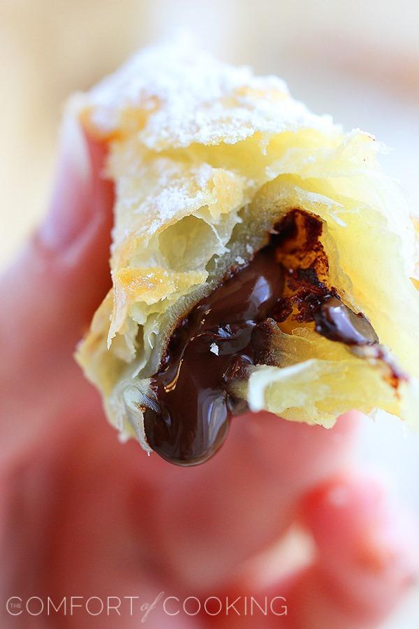 3-Ingredient Cheater's Chocolate Croissants – Just 10 minutes to your own gooey, buttery cheater's chocolate "croissants"! | thecomfortofcooking.com