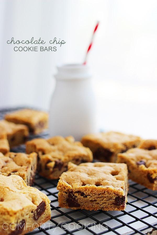 Soft & Chewy Chocolate Chip Cookie Bars – Quick & easy cookie bars, perfect for indulging! | thecomfortofcooking.com