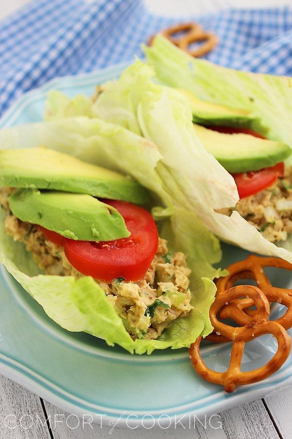 Avocado Tuna Salad Lettuce Wraps – For a delicious & quick low-carb lunch, mix up these tuna lettuce wraps with avocado! | thecomfortofcooking.com