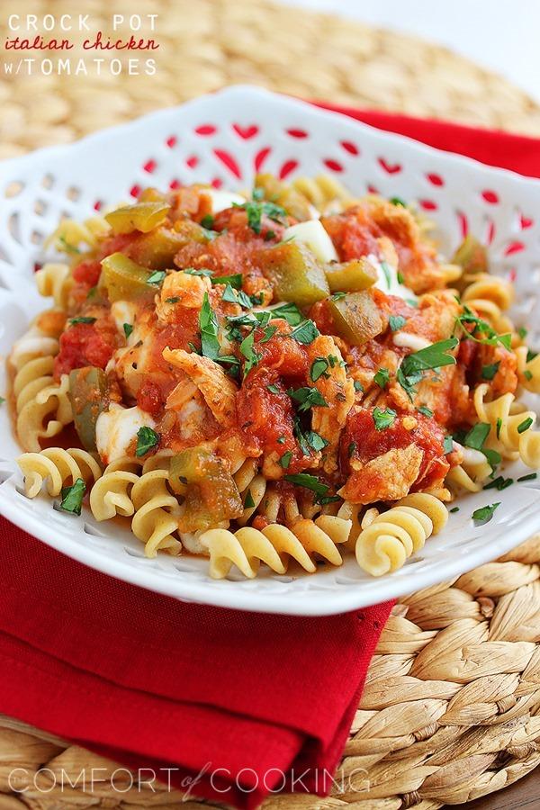 Crock Pot Italian Chicken with Tomatoes – This scrumptious, cheesy slow cooker meal is perfect for lazy weekends or weeknights! | thecomfortofcooking.com