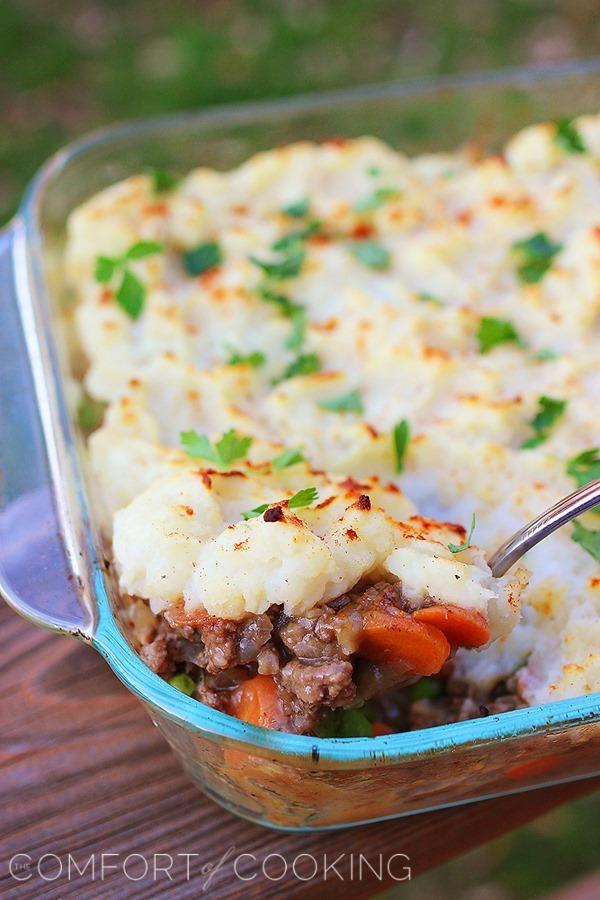 Shepherd’s Pie – Comfort food at its best! Fresh peas, carrots, and a homemade gravy combine to make the best-ever classic shepherd's pie! | thecomfortofcooking.com