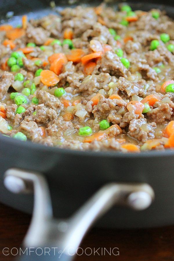 Shepherd’s Pie – Comfort food at its best! Fresh peas, carrots, and a homemade gravy combine to make the best-ever classic shepherd's pie! | thecomfortofcooking.com