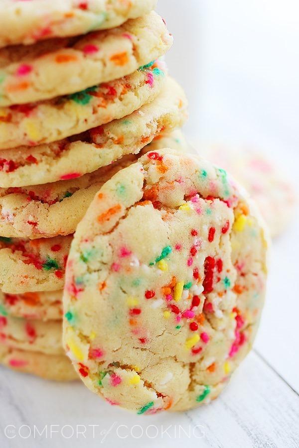 Soft Sprinkle Sugar Cookies – Super soft, buttery sugar cookies with sprinkles. So easy and delicious! | thecomfortofcooking.com