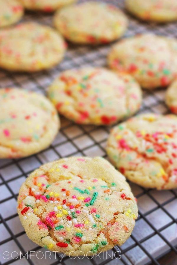 Soft Sprinkle Sugar Cookies – Super soft, buttery sugar cookies with sprinkles. So easy and delicious! | thecomfortofcooking.com