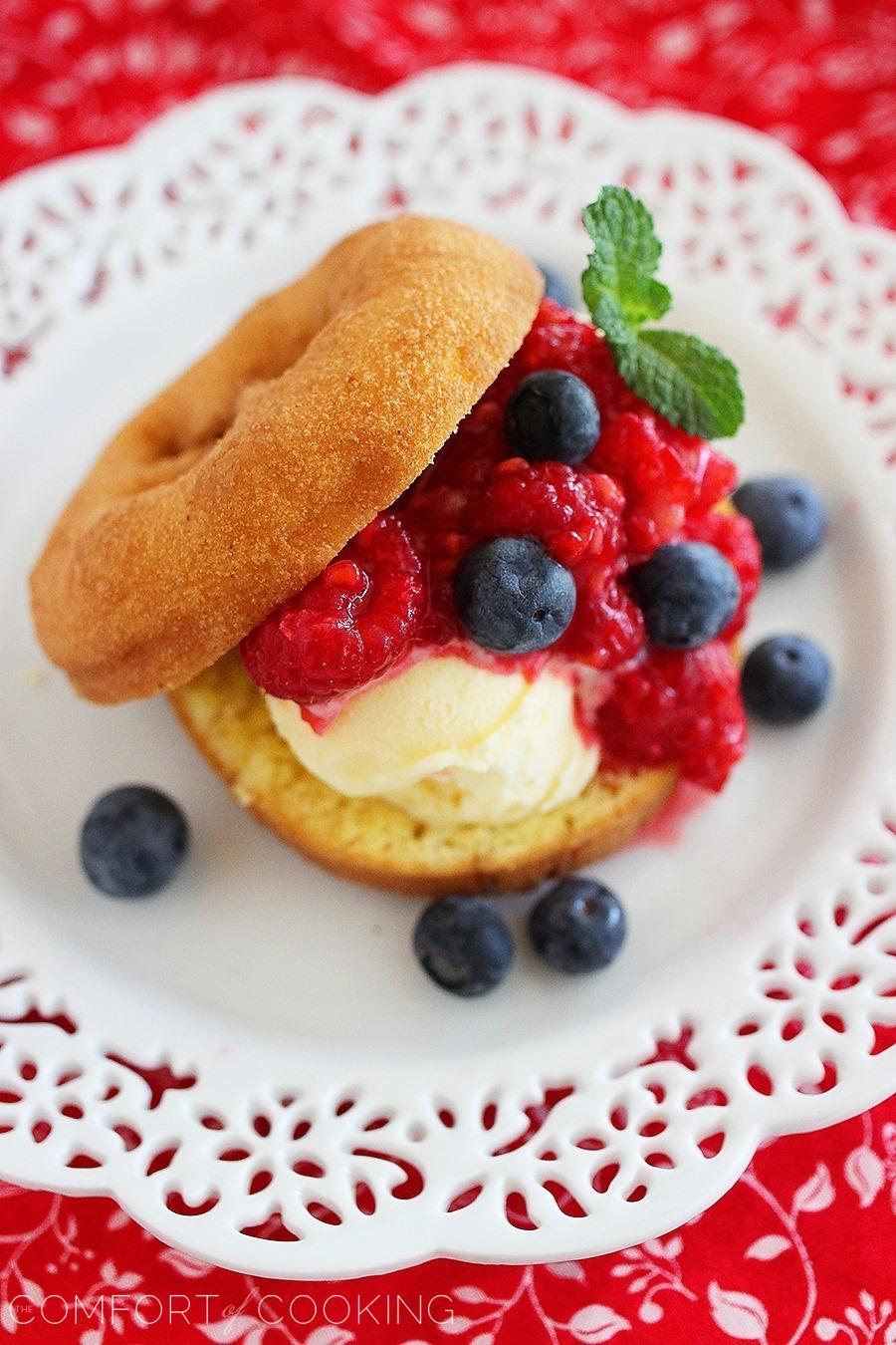Easy No-Bake Berry Donut Shortcakes – For an indulgent breakfast or dessert, try donut shortcakes with berries - ready in 5 minutes! | thecomfortofcooking.com