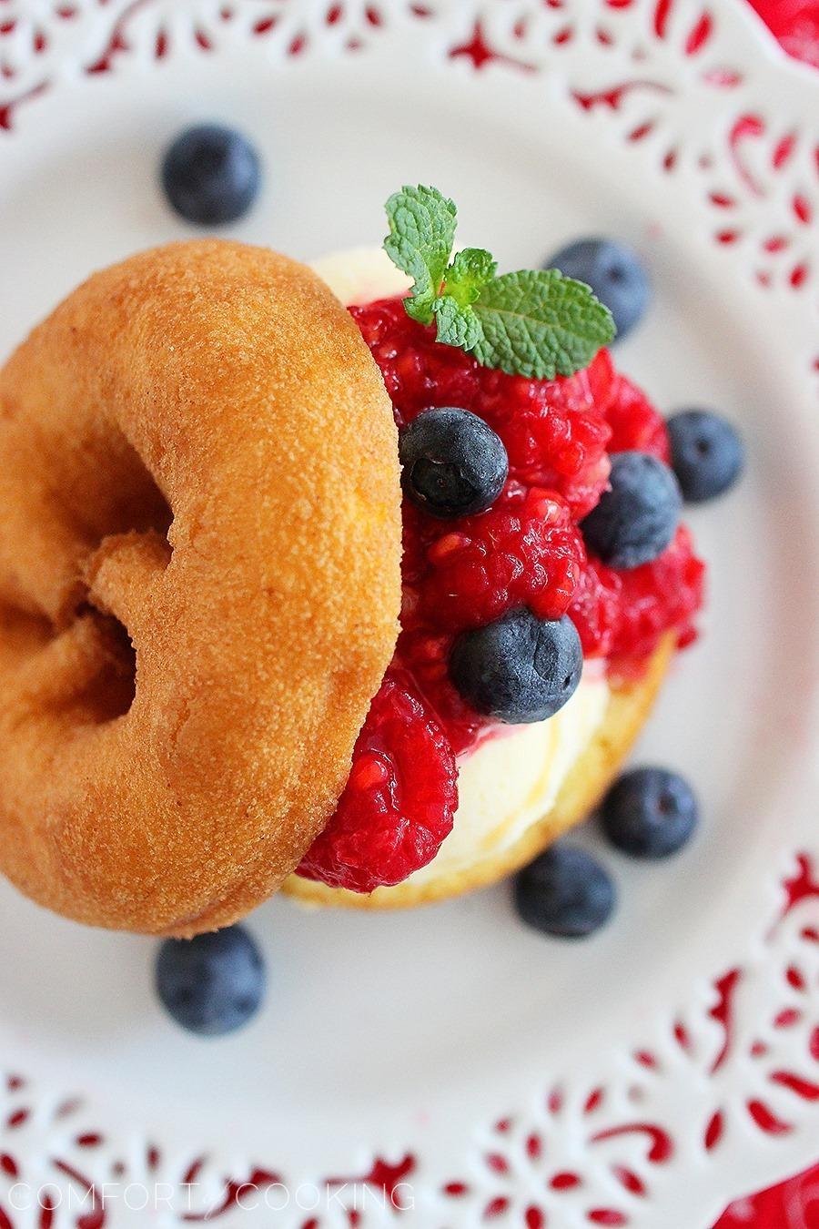 Easy No-Bake Berry Donut Shortcakes – For an indulgent breakfast or dessert, try donut shortcakes with berries - ready in 5 minutes! | thecomfortofcooking.com