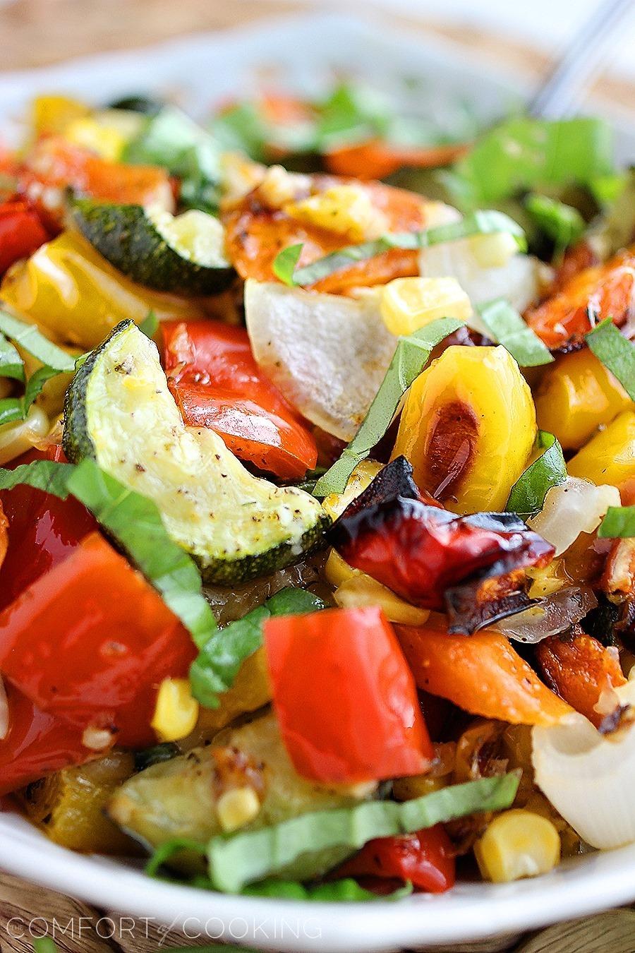 Easy Roasted Summer Vegetables – For a light, healthy dish with vibrant colors & flavors, roast summer veggies with this easy method!| thecomfortofcooking.com