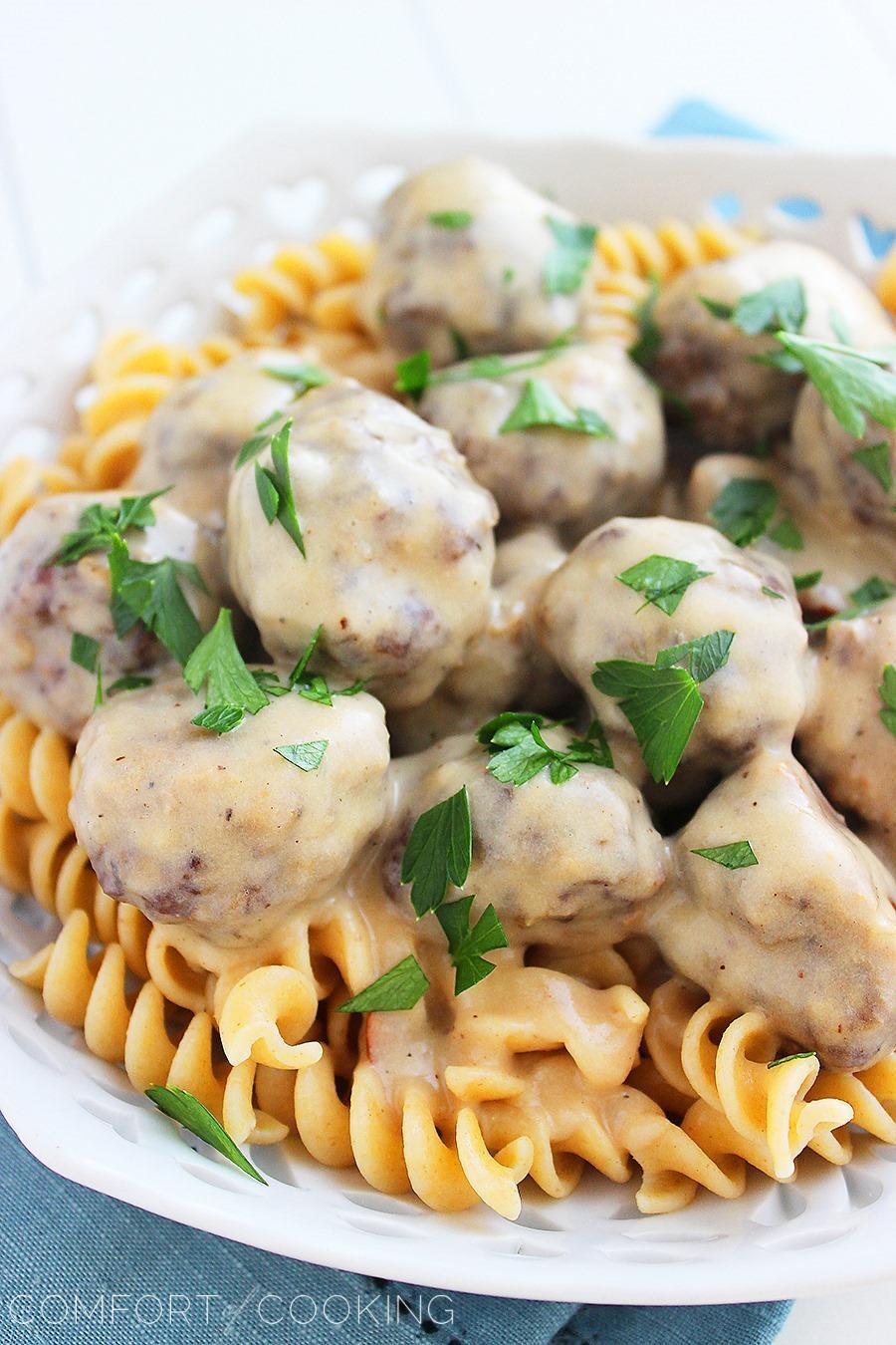 Lighter Swedish Meatballs – A forgotten favorite gets a delicious, skinnier twist! You'll love these saucy Swedish meatballs... total comfort food with fewer calories! | thecomfortofcooking.com