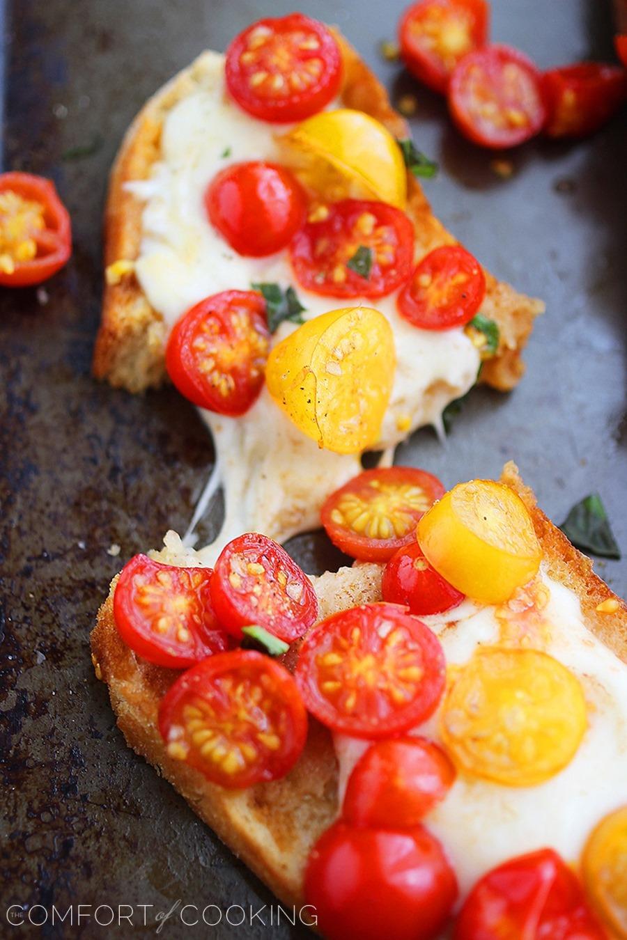 Warm Tomato & Mozzarella Bruschetta – My favorite EVER bruschetta. So gooey and delicious! The perfect party appetizer or easy vegetarian meal. | thecomfortofcooking.com