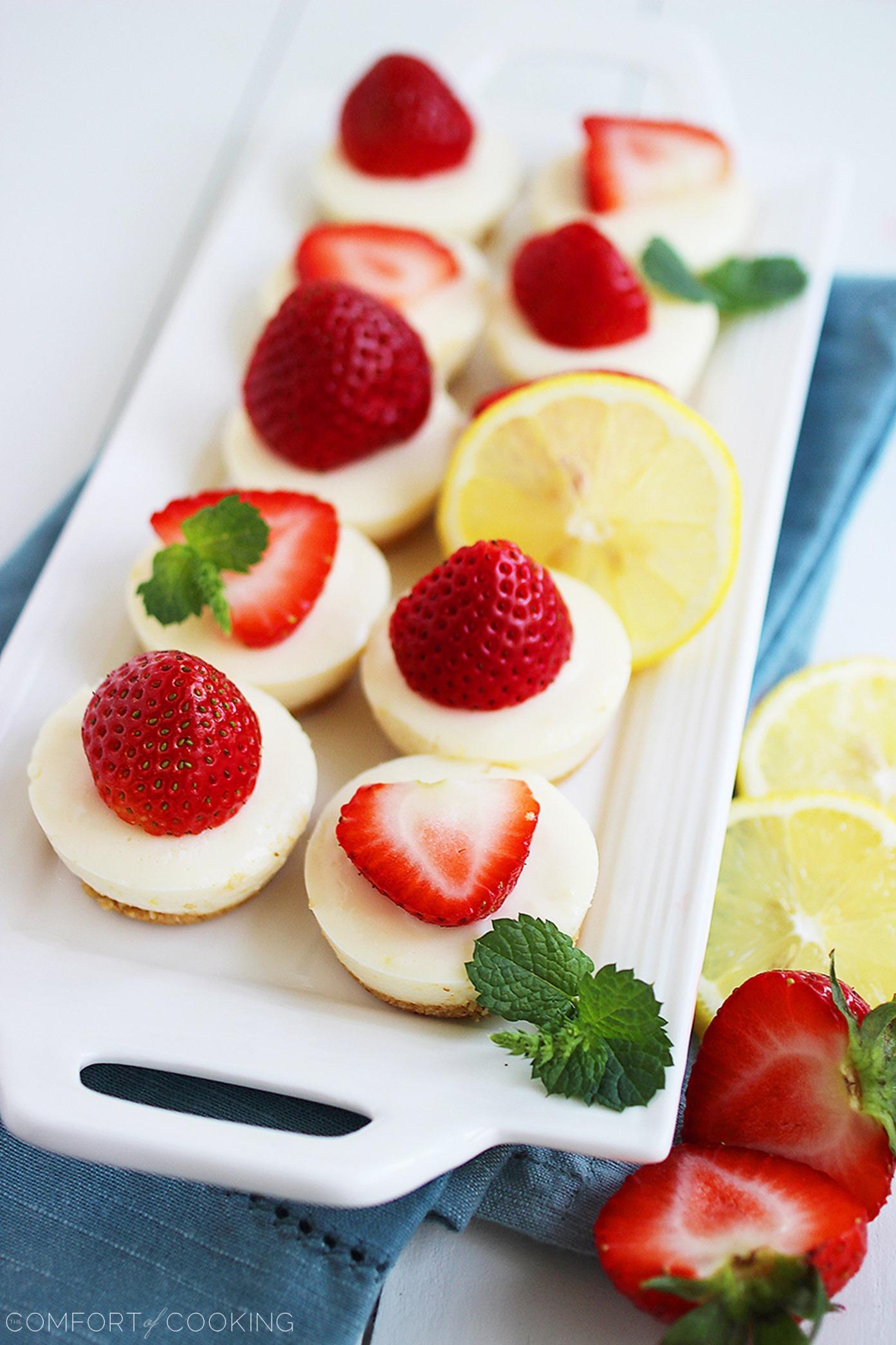 No-Bake Strawberry Lemonade Bites – These light, lemony no-bake bites topped with fresh strawberries are easy to make and totally addicting! | thecomfortofcooking.com