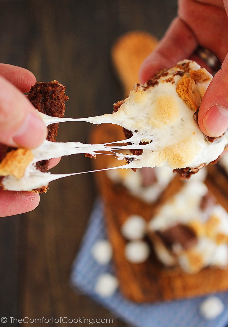 Ooey Gooey S'mores Brownie Bars – These soft, chewy s'mores brownie bars are made with a boxed mix & a few basic ingredients. So easy and delish! | thecomfortofcooking.com