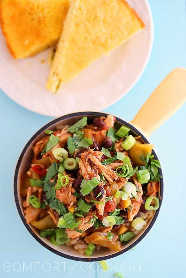 Skinny Crock Pot Santa Fe Chicken – This slow cooked, skinny chicken dish is best served over rice, tortillas or in a lettuce wrap for a healthy meal! | thecomfortofcooking.com