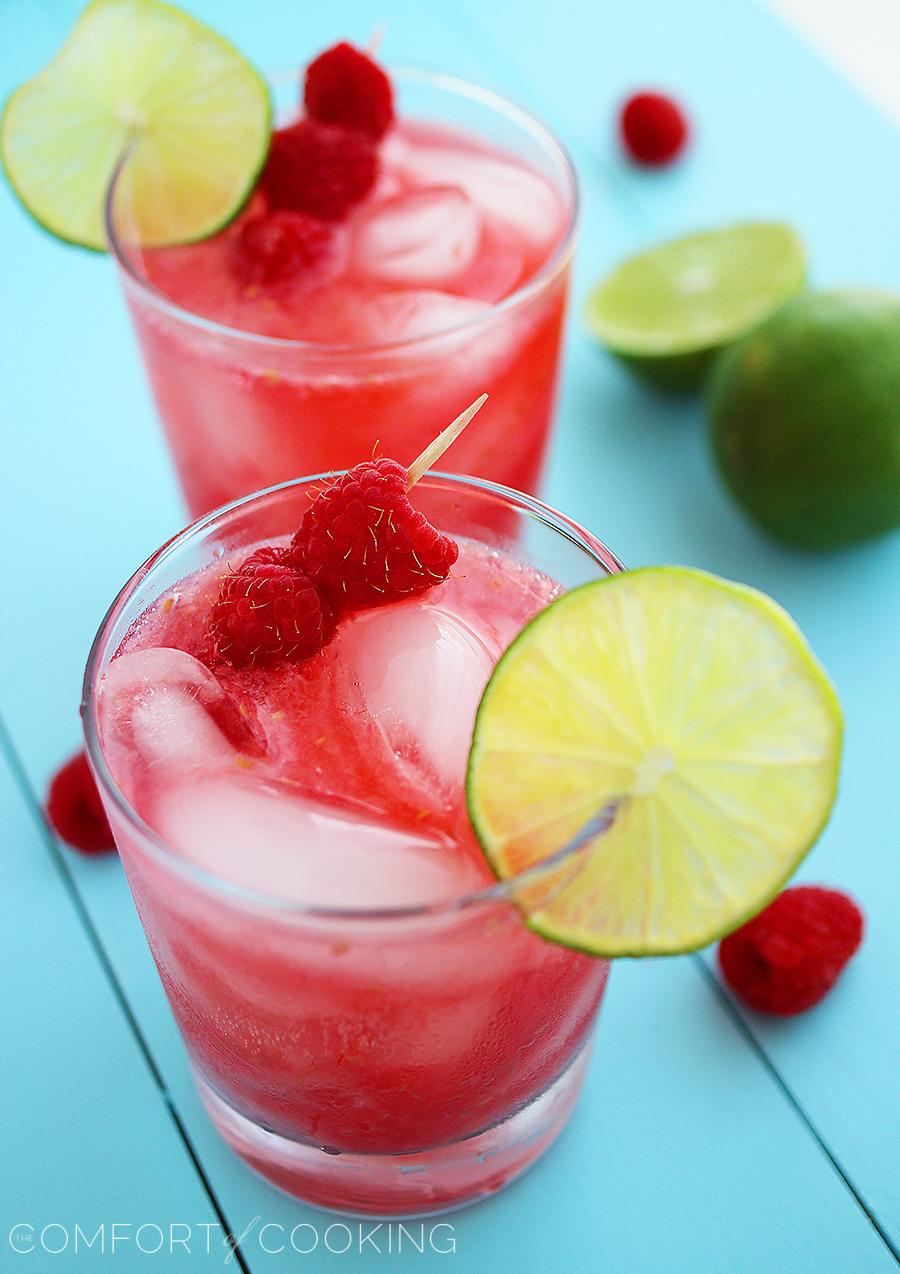 Skinny Sparkling Raspberry Margaritas – Skinny margaritas with fresh raspberries make for a cool, refreshing sip for beating the summer heat! | thecomfortofcooking.com