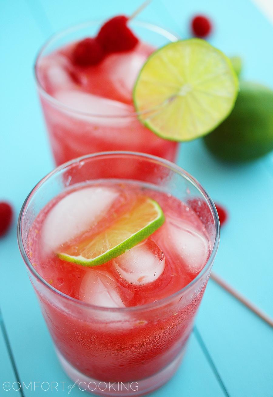 Skinny Sparkling Raspberry Margaritas – Skinny margaritas with fresh raspberries make for a cool, refreshing sip for beating the summer heat! | thecomfortofcooking.com