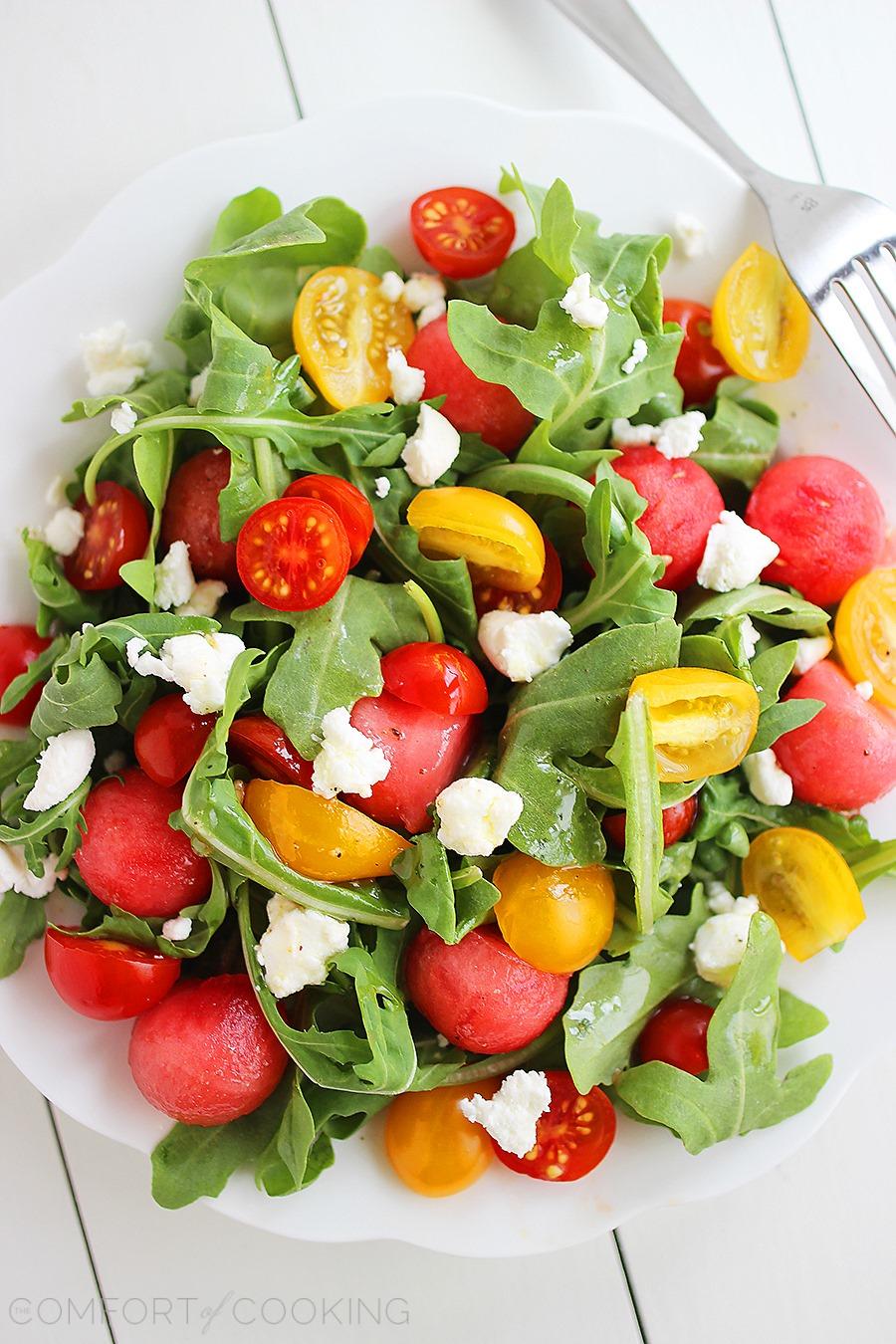 Watermelon & Feta Arugula Salad with Honey-Lemon Vinaigrette – This summery, crisp watermelon-arugula salad with a citrus vinaigrette is super healthy! | thecomfortofcooking.com