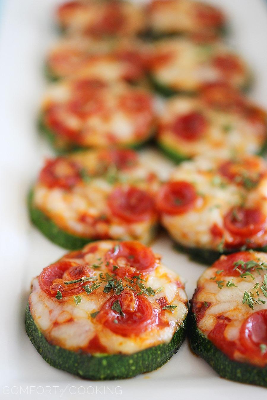 Zucchini Pizza Bites – It’s impossible to stop at one of these ooey-gooey zucchini pizza bites with molten mozzarella and mini pepperoni! | thecomfortofcooking.com