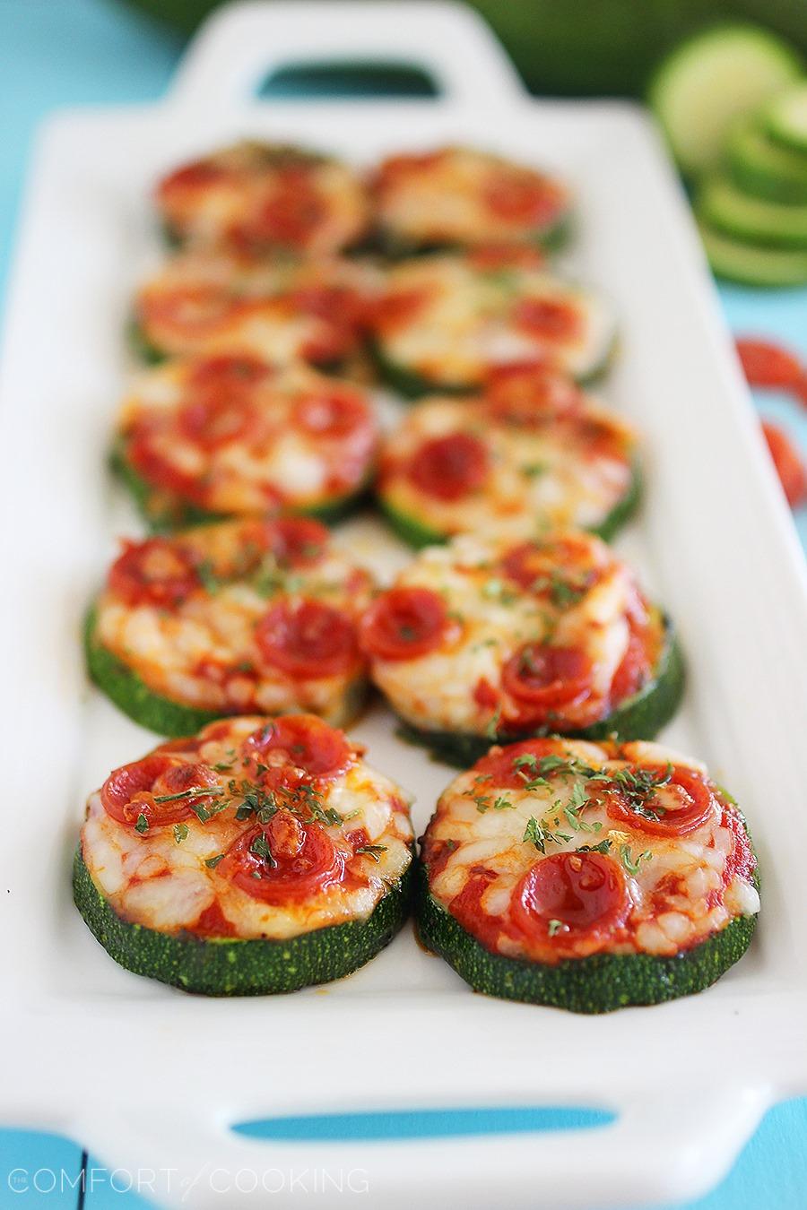 Zucchini Pizza Bites – It’s impossible to stop at one of these ooey-gooey zucchini pizza bites with molten mozzarella and mini pepperoni! | thecomfortofcooking.com