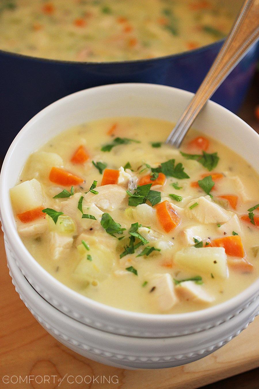 Cheesy Chicken and Potato Chowder – Warm up to a big bowlful of this easy, cheesy chicken chowder with potatoes and cheddar - perfect weeknight comfort food! | thecomfortofcooking.com