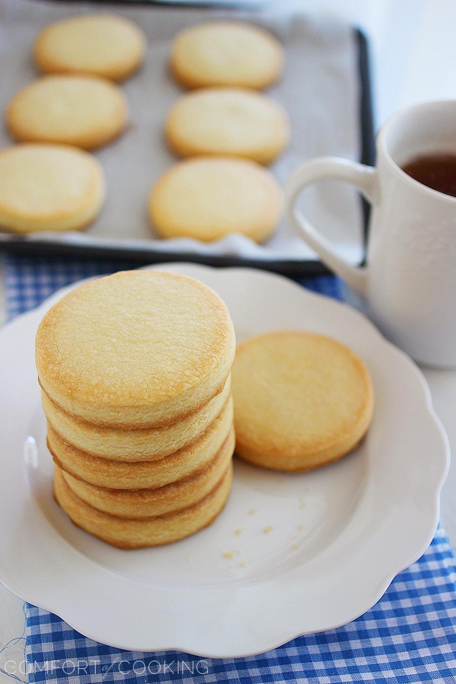 3-Ingredient Shortbread Cookies – Buttery, crumbly old fashioned shortbread cookies, just 3 ingredients and 10 minutes needed to make! | thecomfortofcooking.com