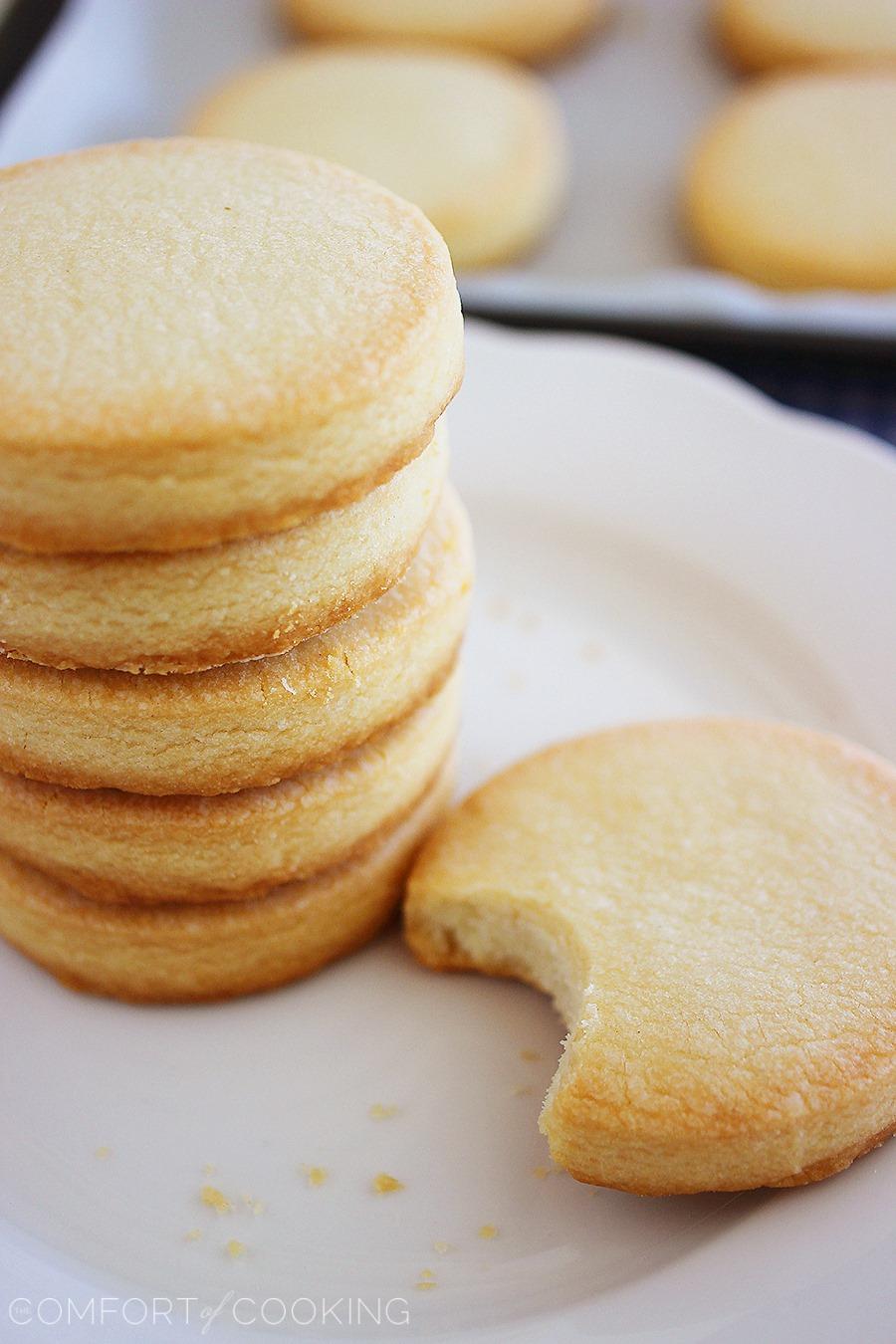 3-Ingredient Shortbread Cookies – Buttery, crumbly old fashioned shortbread cookies, just 3 ingredients and 10 minutes needed to make! | thecomfortofcooking.com