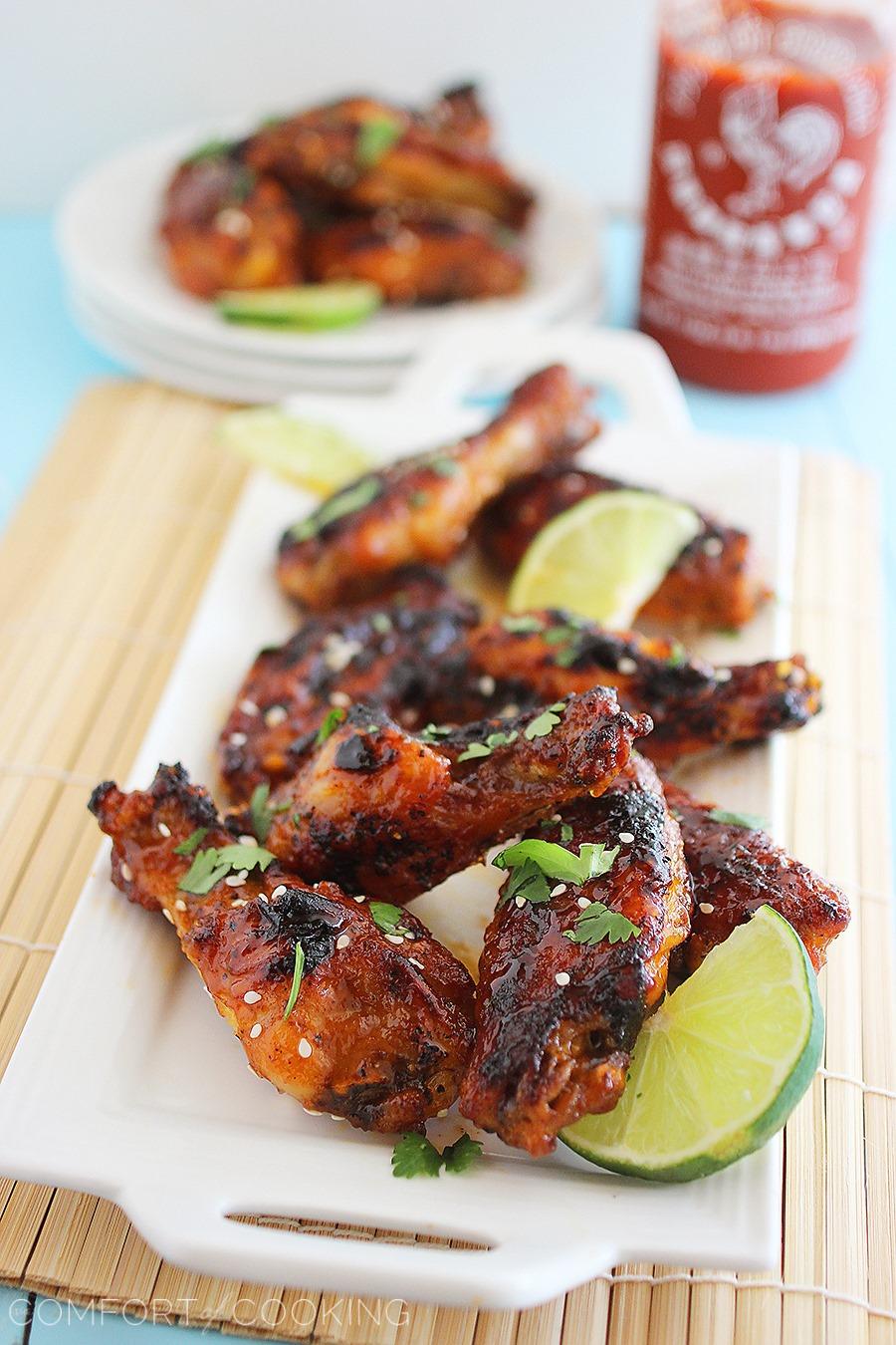 Baked Honey-Sriracha Chicken Wings – Spicy, sweet and sticky baked wings with Sriracha and honey. Perfect for parties! | thecomfortofcooking.com
