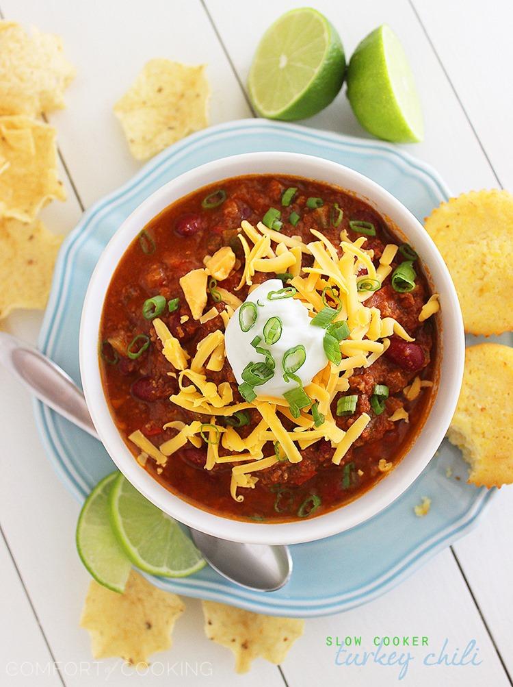 Slow Cooker Turkey Chili – This healthy (slow cooker or stovetop) turkey chili is packed with zesty flavor and nutritious veggies. Perfect for game day AND weeknight meals! | thecomfortofcooking.com