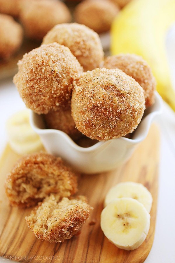 Baked Cinnamon-Sugar Banana Donut Holes – These soft, buttery banana bites are SO easy and pair perfectly with your morning coffee! | thecomfortofcooking.com