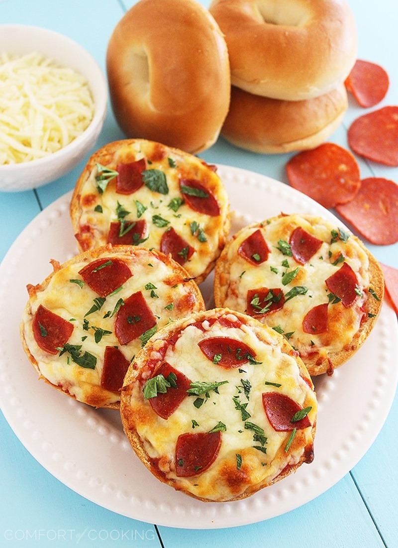 Easy Mini Bagel Pizzas – Crispy, cheesy pizzas on top of mini bagels, piled with your favorite toppings and baked to golden brown perfection. So fun for parties! | thecomfortofcooking.com