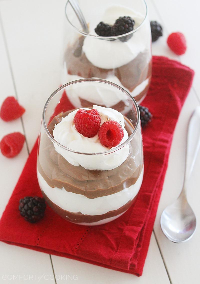 Skinny Chocolate Pudding Parfaits – Silky homemade chocolate pudding and fresh berries make these skinny parfaits the perfect dessert. Just 125 calories per serving! | thecomfortofcooking.com