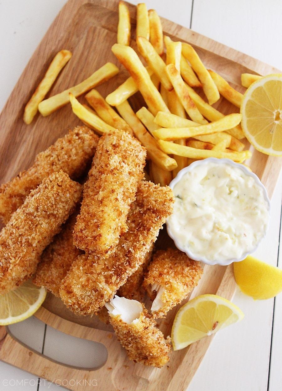 Crispy Baked Fish Sticks with Tartar Sauce – Easy, crispy-crunchy fish sticks with a homemade tartar sauce will hit the spot for little (and big) kids! | thecomfortofcooking.com