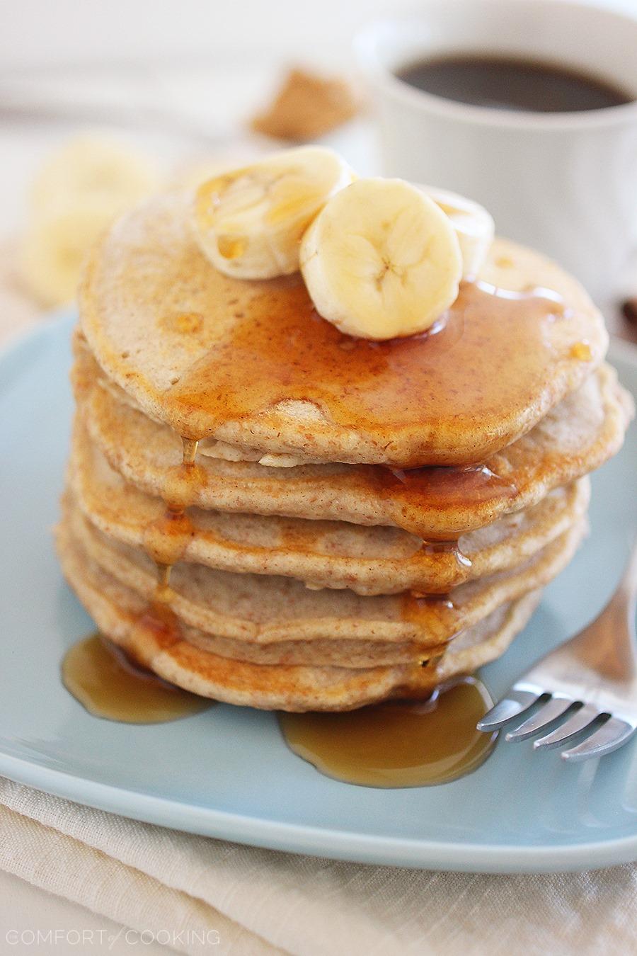 Whole Wheat Peanut Butter-Banana Pancakes – So soft & fluffy! Mix up the batter one day ahead and cook 'em up for a delish weekend morning treat!| thecomfortofcooking.com