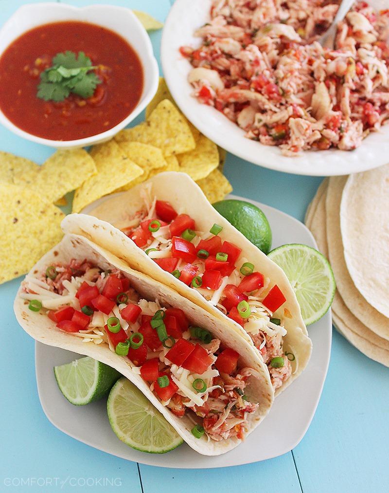 2-Ingredient Slow Cooker Salsa Chicken – This zesty, easy slow-cooked chicken tastes great in tacos, burritos, salads, sandwiches and many more Mexican dishes. Add your favorite toppings! | thecomfortofcooking.com