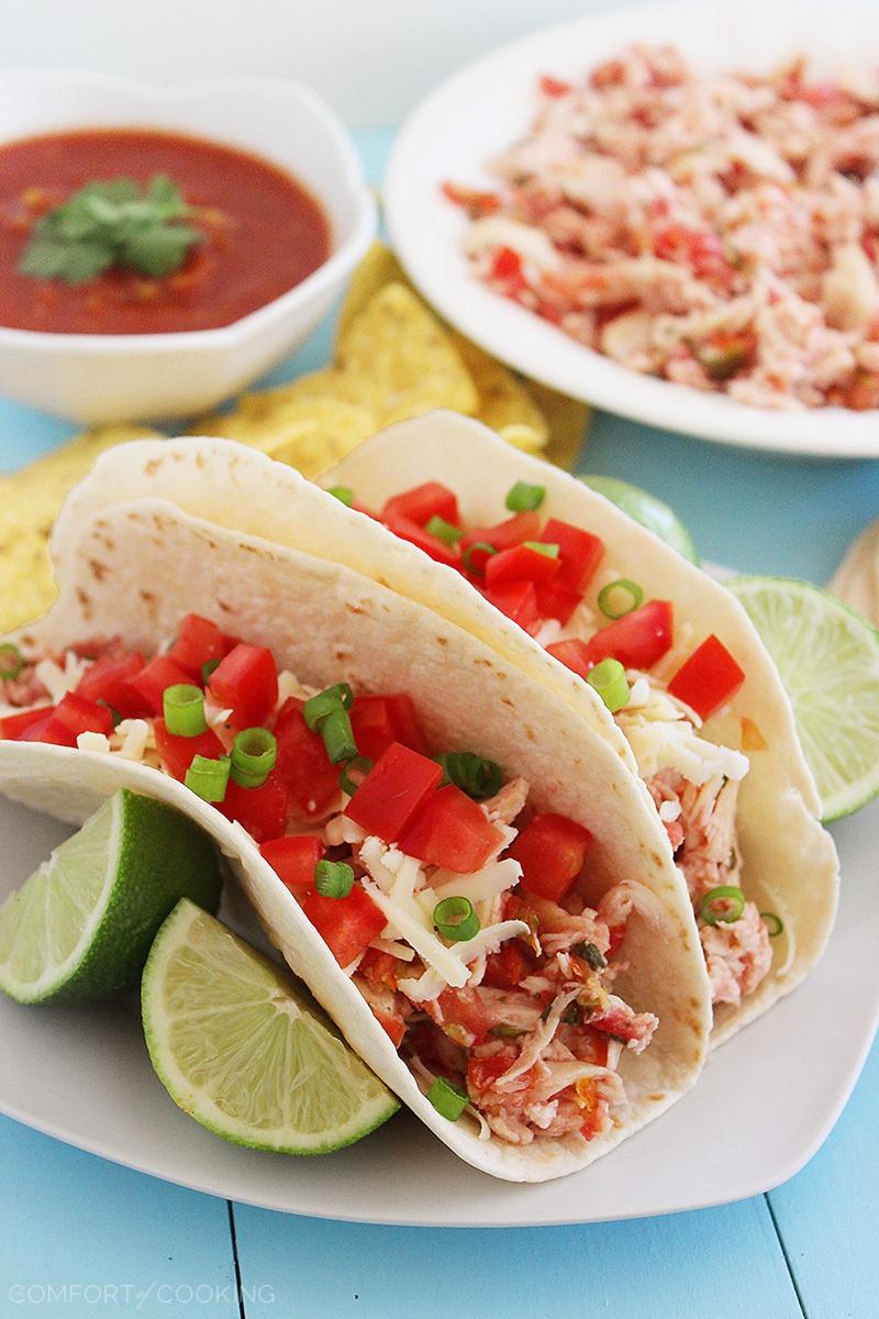 2-Ingredient Slow Cooker Salsa Chicken – This zesty, easy slow-cooked chicken tastes great in tacos, burritos, salads, sandwiches and many more Mexican dishes. Add your favorite toppings! | thecomfortofcooking.com