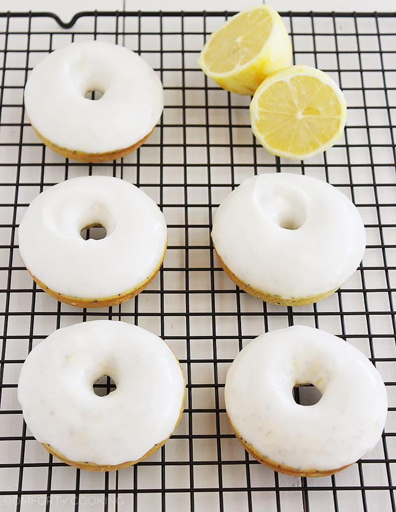Lemon Poppy Seed Donuts with Vanilla Glaze – Bake a batch of these sunny, super soft lemon poppy seed donuts to brighten up your weekend! | thecomfortofcooking.com
