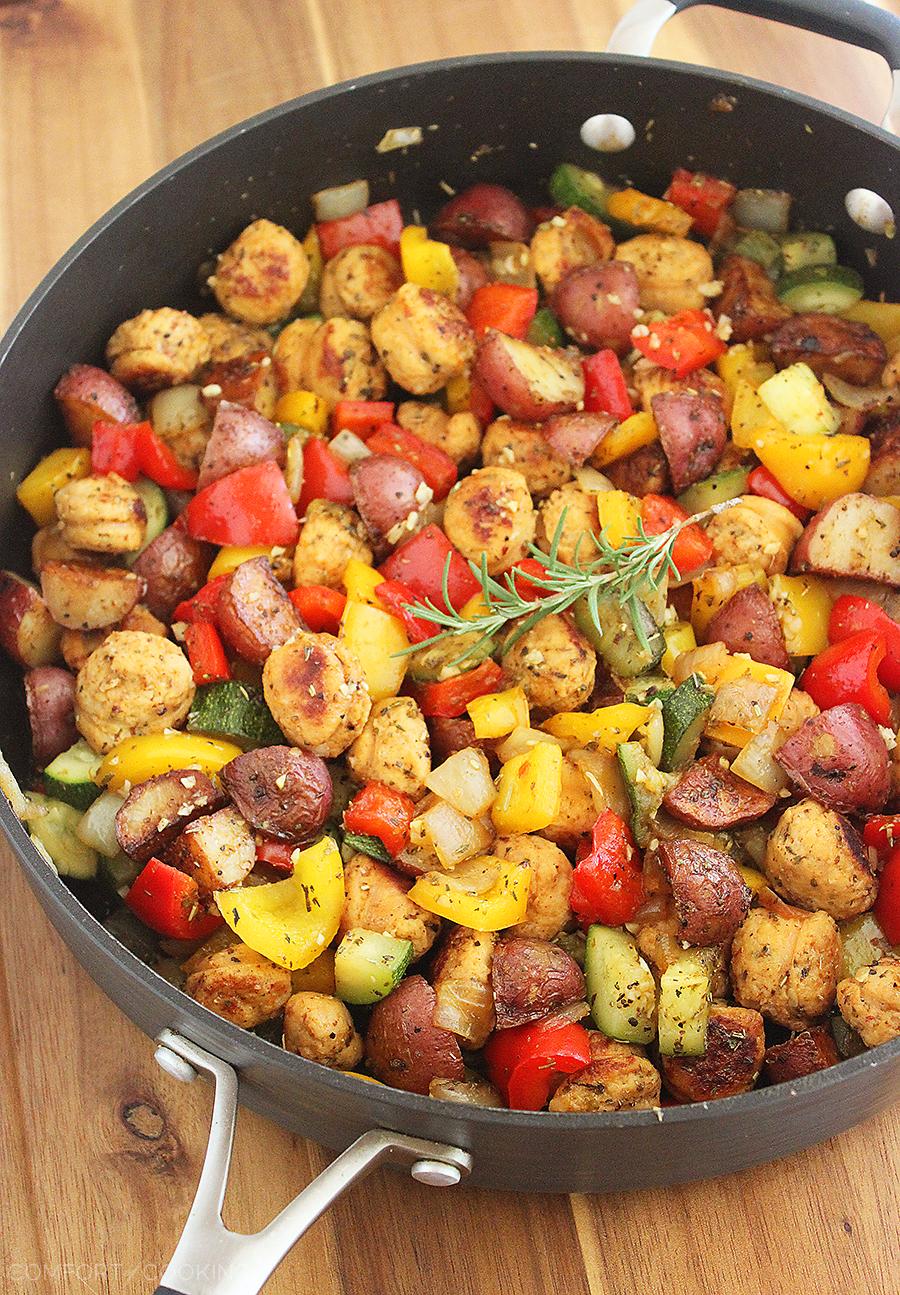 Summer Vegetable, Sausage and Potato Skillet – Sizzle up a skillet full of healthy, delicious goodness with summer vegetables, potatoes and chicken sausage! It's one of our favorite easy weeknight meals. | thecomfortofcooking.com