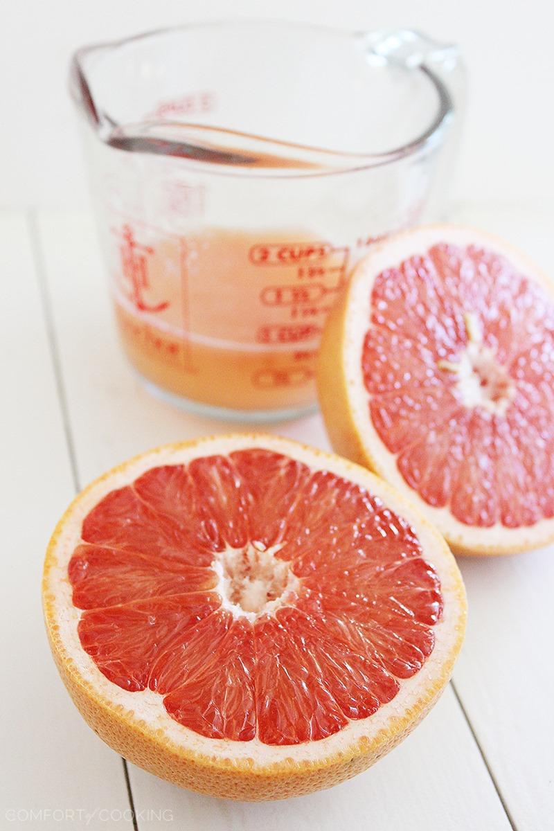 Sugar-Free Pink Grapefruit Granita – Enjoy this citrusy, sweet 3-ingredient grapefruit granita guilt-free. It's the perfect icy cold treat for beating the summer heat! | thecomfortofcooking.com