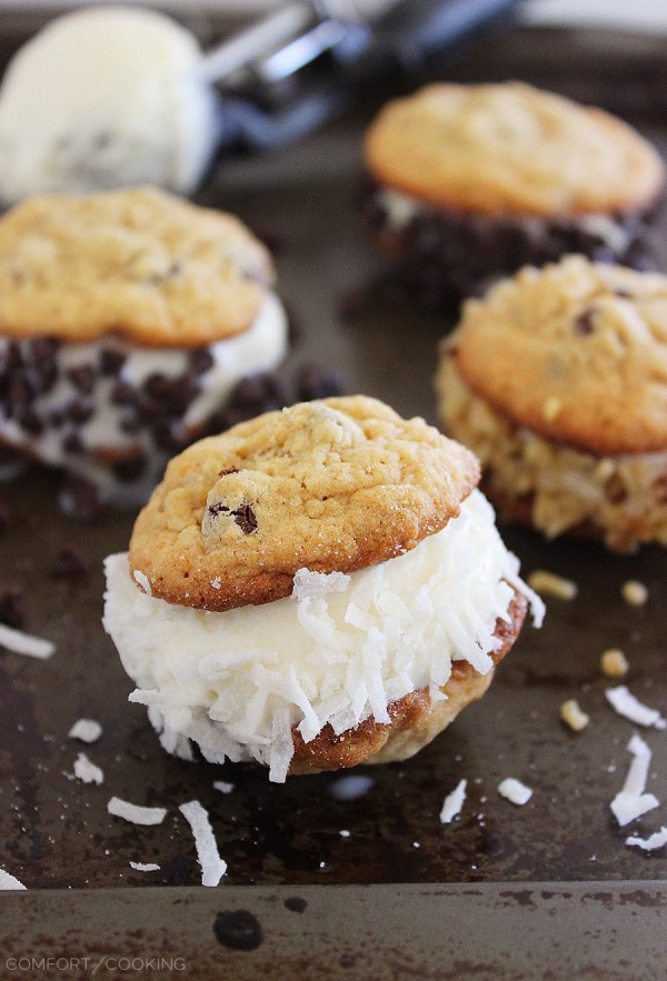 Homemade Cookie Ice Cream Sandwiches – Creamy, sweet and chewy ice cream sandwiches are perfect any time of year! Roll them in your favorite toppings and enjoy, or freeze for later. | thecomfortofcooking.com