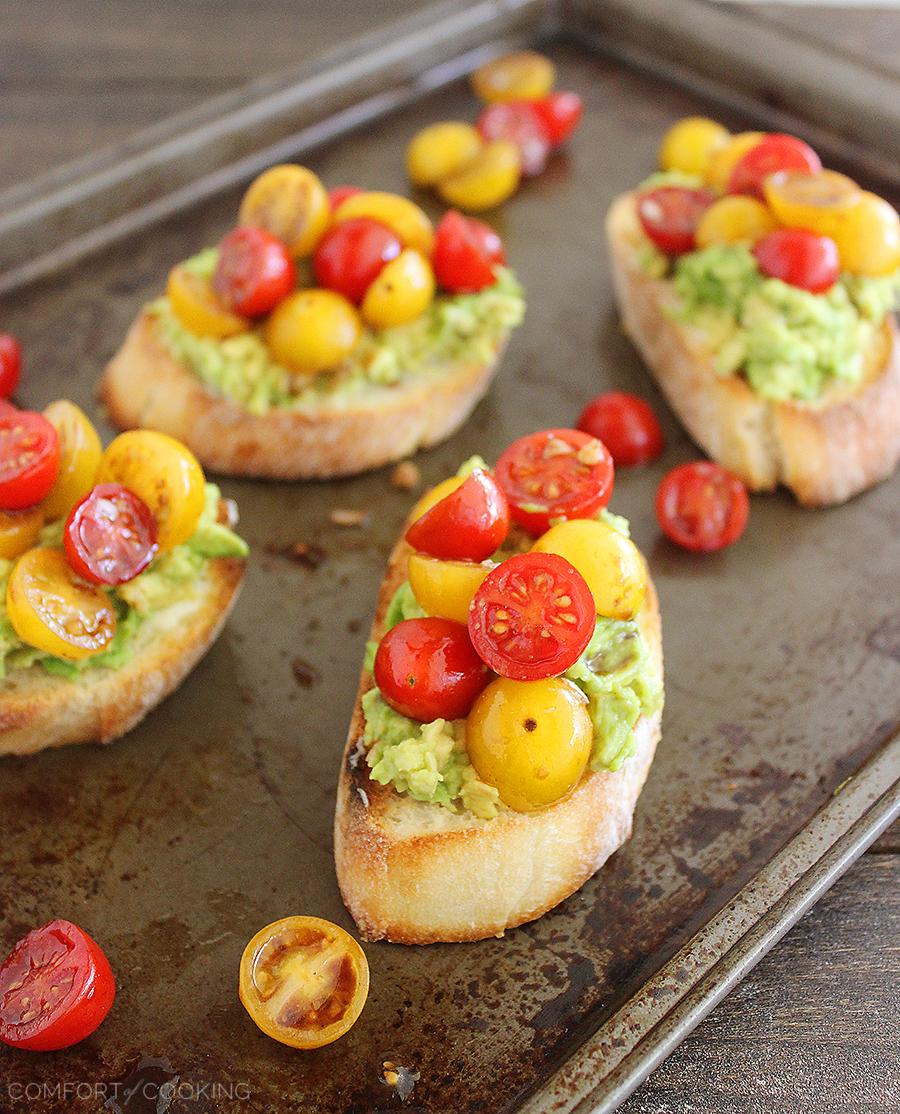 Smashed Avocado and Tomato Bruschetta – This creamy, tangy and colorful bruschetta with balsamic tomatoes and avocado is the perfect summery snack or appetizer! | thecomfortofcooking.com