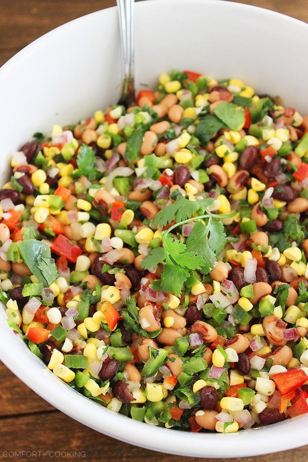 Texas Caviar – Serve this fresh, zesty corn salad with beans, bell peppers and jalapenos on the side of grilled meats and fish, or on top of burgers and crostini! | thecomfortofcooking.com