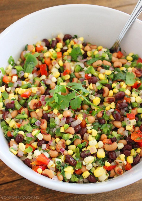 Texas Caviar – Serve this fresh, zesty corn salad with beans, bell peppers and jalapenos on the side of grilled meats and fish, or on top of burgers and crostini! | thecomfortofcooking.com