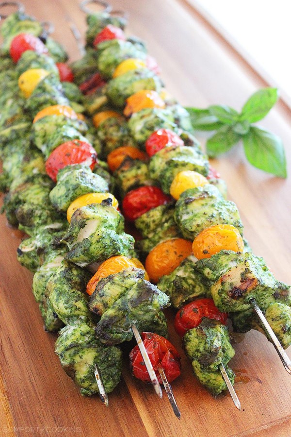 Grilled Pesto Chicken and Tomato Skewers – All you need are 3 ingredients and a grill (or grill pan) for these scrumptious pesto chicken skewers with grape tomatoes!| thecomfortofcooking.com