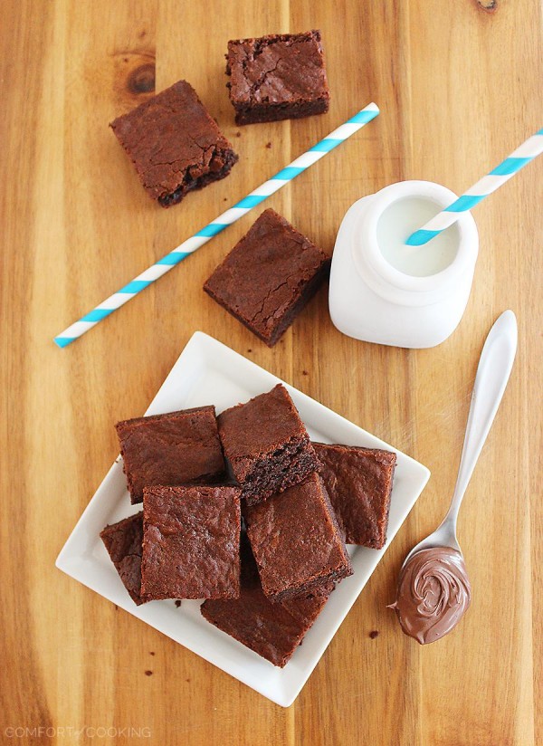 Incredible 3-Ingredient Nutella Brownies – These irresistibly fudgy, soft brownies are SO easy to make and taste 10x better than brownies from a box!| thecomfortofcooking.com