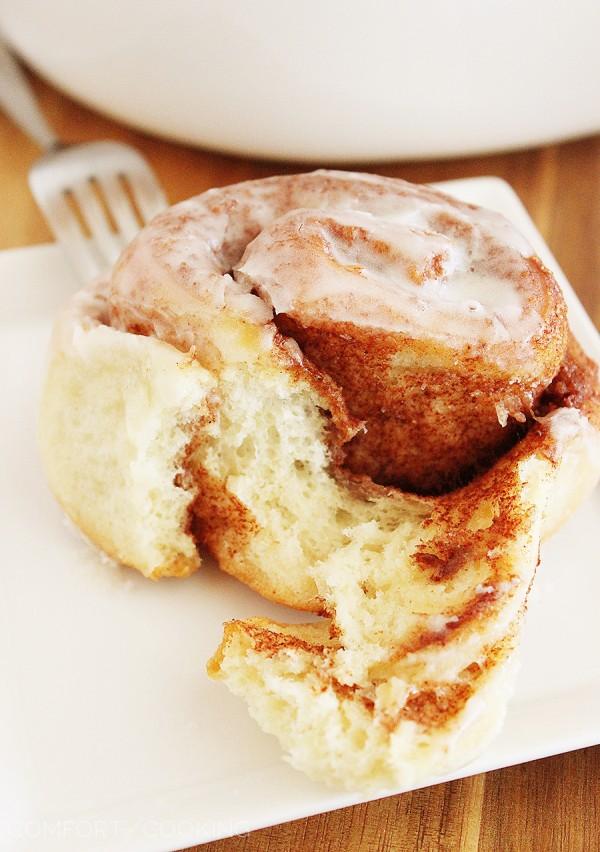 Easy Super Soft Cinnamon Rolls – Bake a batch of these super soft, gooey cinnamon rolls. It's my best (and easiest) recipe ever! | thecomfortofcooking.com