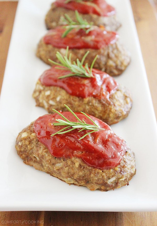 Mozzarella-Stuffed Italian Mini Meatloaves – Whip up these super easy, kid friendly mini meatloaves stuffed with gooey mozzarella! | thecomfortofcooking.com