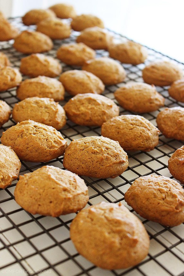 One-Bowl Frosted Pumpkin Gingerbread Cookies – These super soft cookies are made from scratch, full of spices and coated with a creamy 2-ingredient frosting. | thecomfortofcooking.com