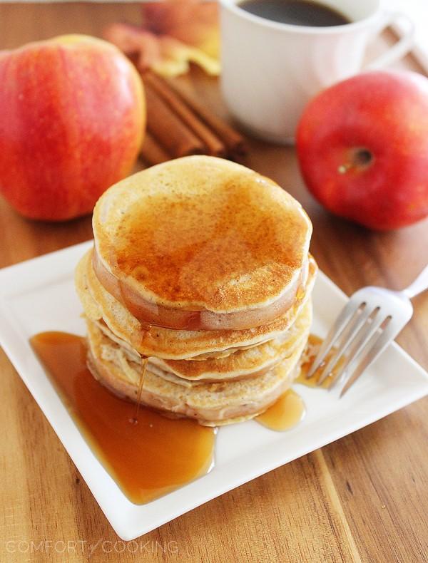 Apple Pancake Rings – Dip sliced apples in buttermilk pancake batter for a fluffy, soft and sweet breakfast treat! | thecomfortofcooking.com