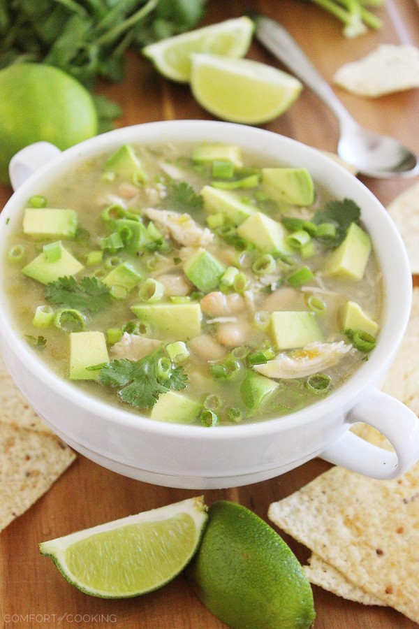 Easy Salsa Verde White Chicken Chili – Just 6 ingredients and so easy! Cook it on your stovetop or in your slow cooker, then pile on your favorite toppings! | thecomfortofcooking.com